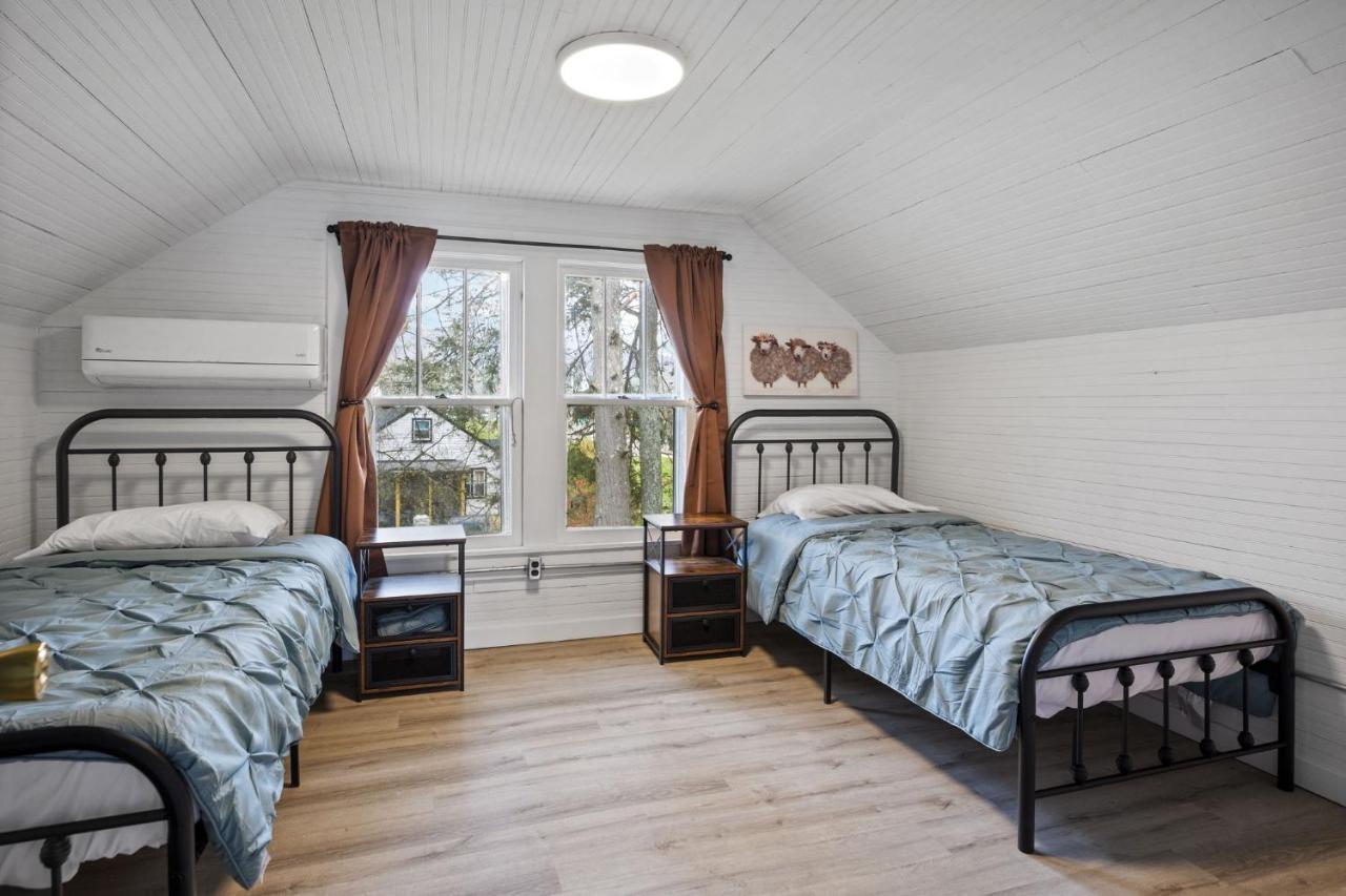 Charming 4 Bedroom Farmhouse With Large Backyard For Entertaining Mountain City Экстерьер фото